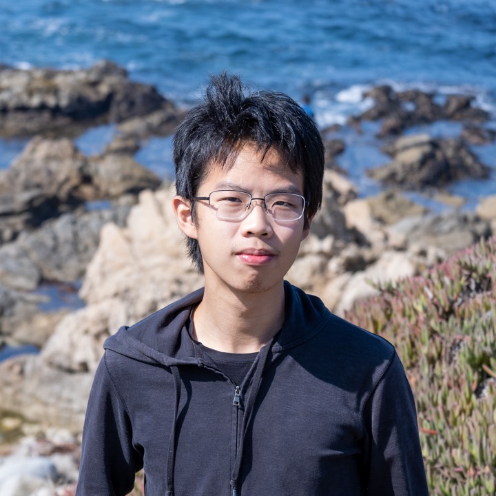 Yi (Jerry) Li by the coast